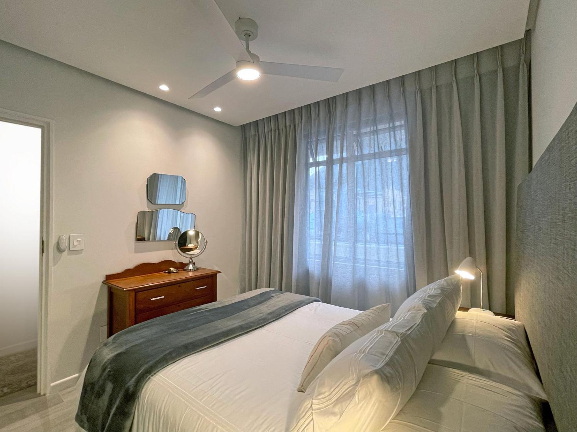 Luxurious Surf On Muizenberg Apartment